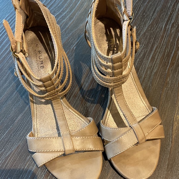 2/$25. Ladies pure by Alfred Sung shoes in size 8. Almost new. - Picture 8 of 9